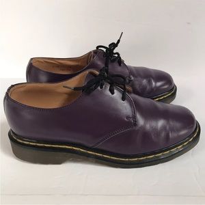 Vintage 90s Dr Martens Oxford Purple Leather Shoes
Made in England 5 US 7